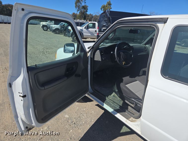 image for item YA0318 2005 Ford Ranger SuperCab pickup truck