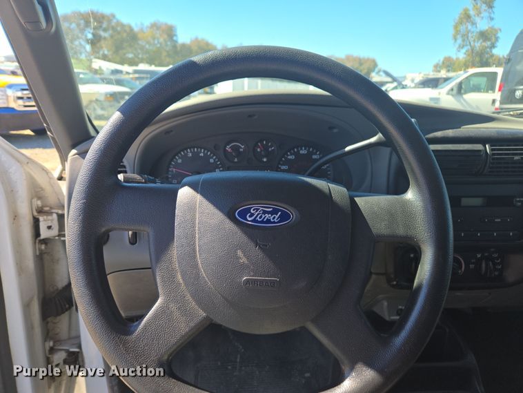 image for item YA0318 2005 Ford Ranger SuperCab pickup truck