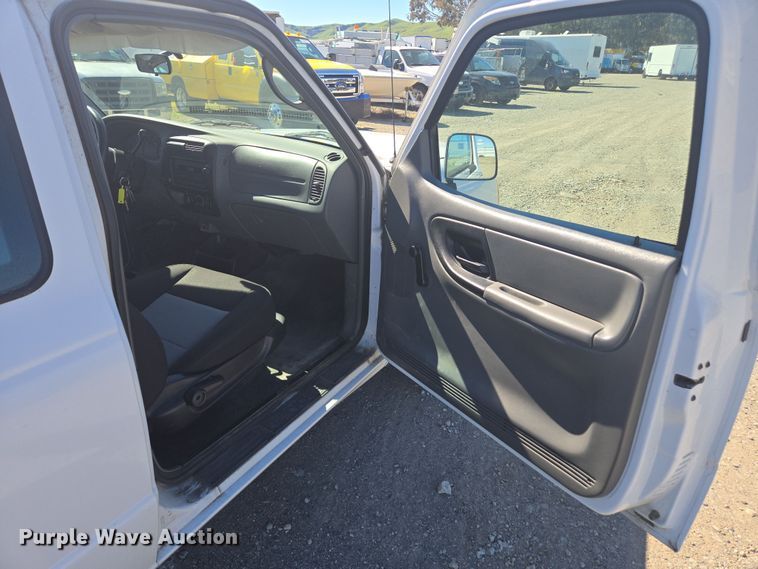 image for item YA0318 2005 Ford Ranger SuperCab pickup truck