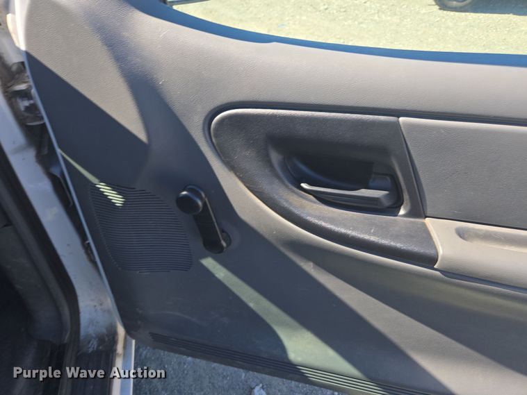 image for item YA0318 2005 Ford Ranger SuperCab pickup truck