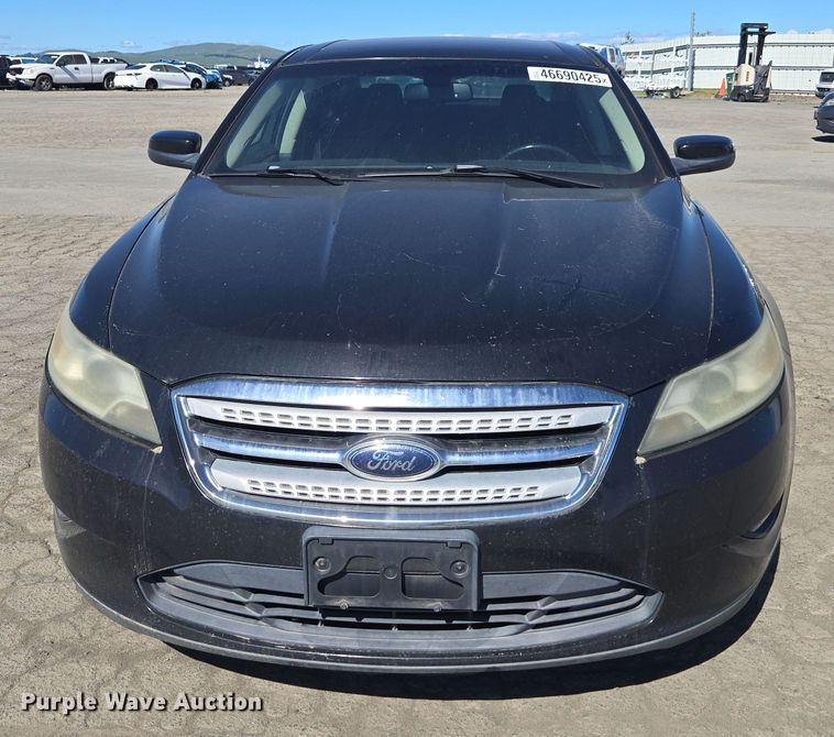 image for item YA0333 2010 Ford Taurus SEL 