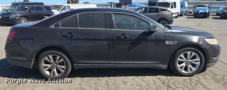 image for item YA0333 2010 Ford Taurus SEL 