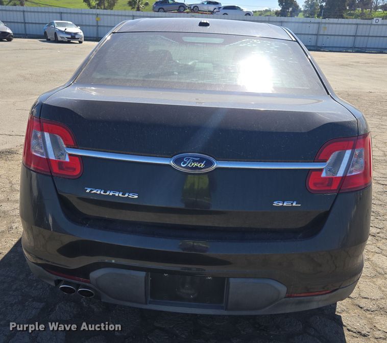 image for item YA0333 2010 Ford Taurus SEL 