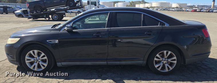image for item YA0333 2010 Ford Taurus SEL 