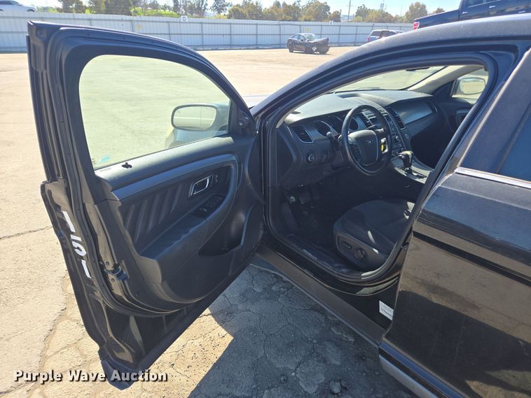 image for item YA0333 2010 Ford Taurus SEL 