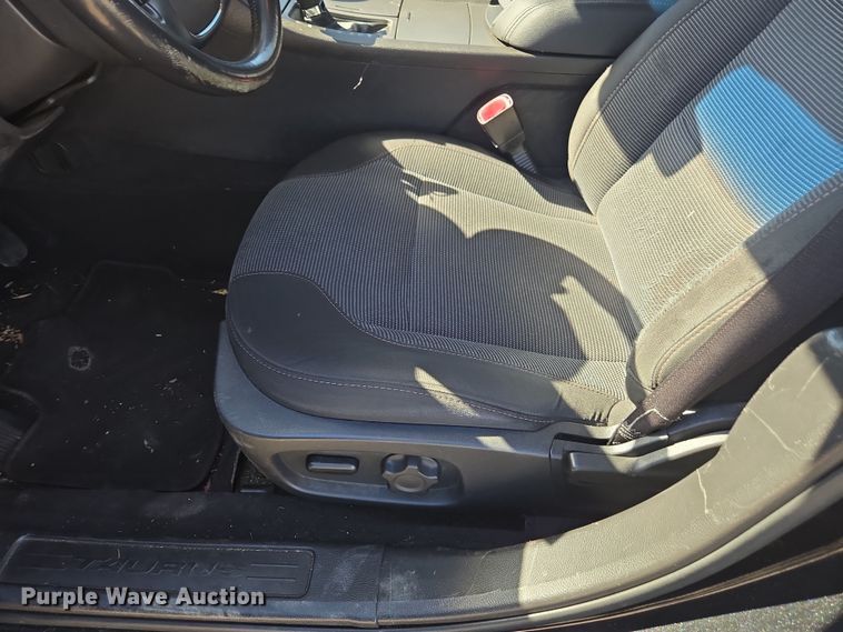 image for item YA0333 2010 Ford Taurus SEL 