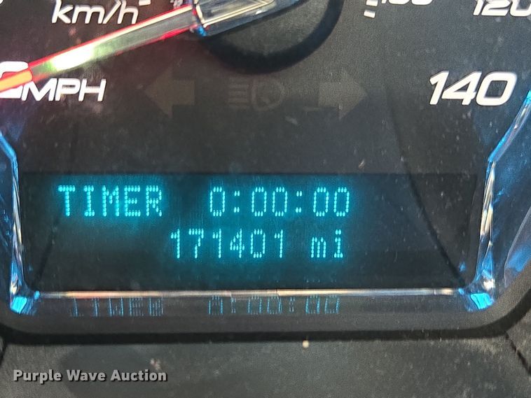 image for item YA0333 2010 Ford Taurus SEL 