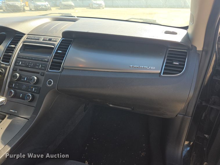 image for item YA0333 2010 Ford Taurus SEL 