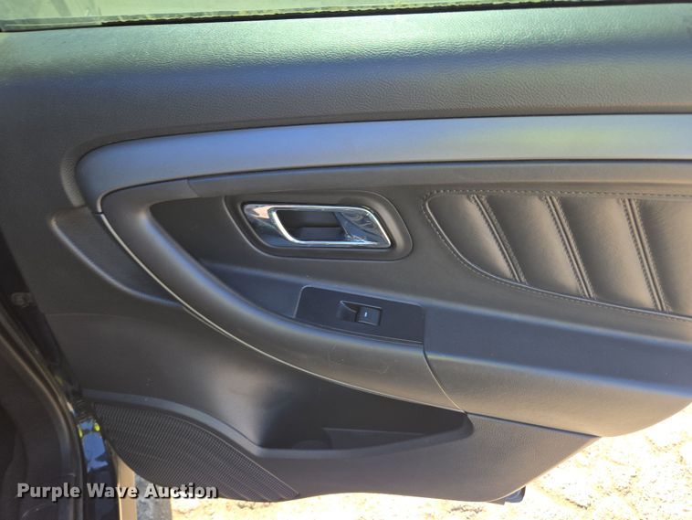 image for item YA0333 2010 Ford Taurus SEL 