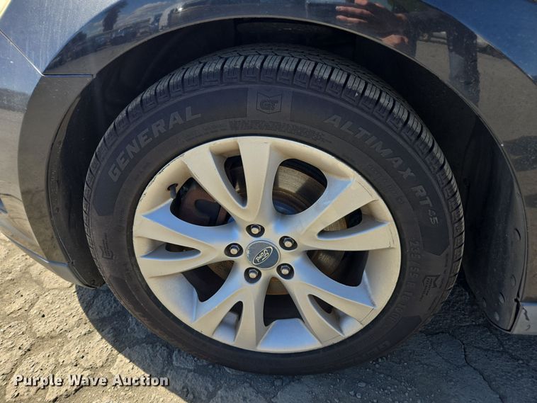 image for item YA0333 2010 Ford Taurus SEL 