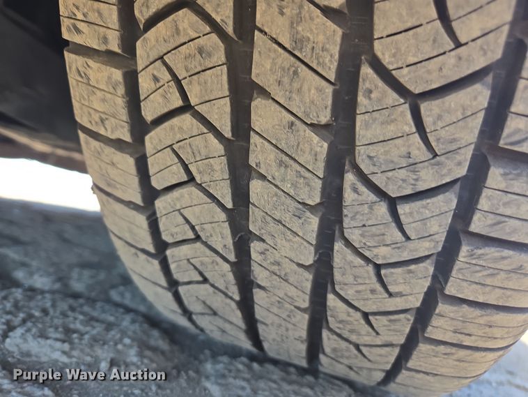 image for item YA0333 2010 Ford Taurus SEL 