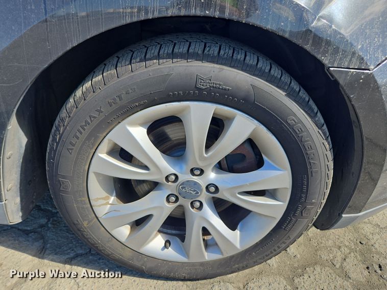 image for item YA0333 2010 Ford Taurus SEL 