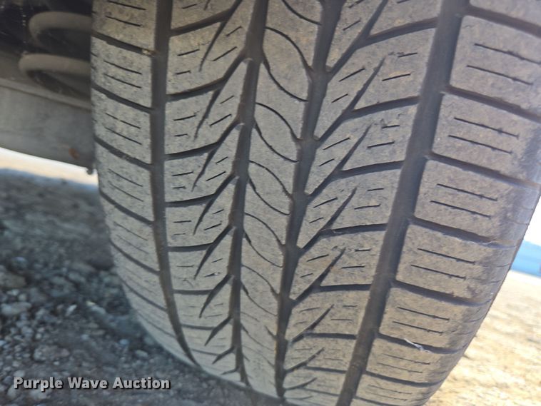 image for item YA0333 2010 Ford Taurus SEL 