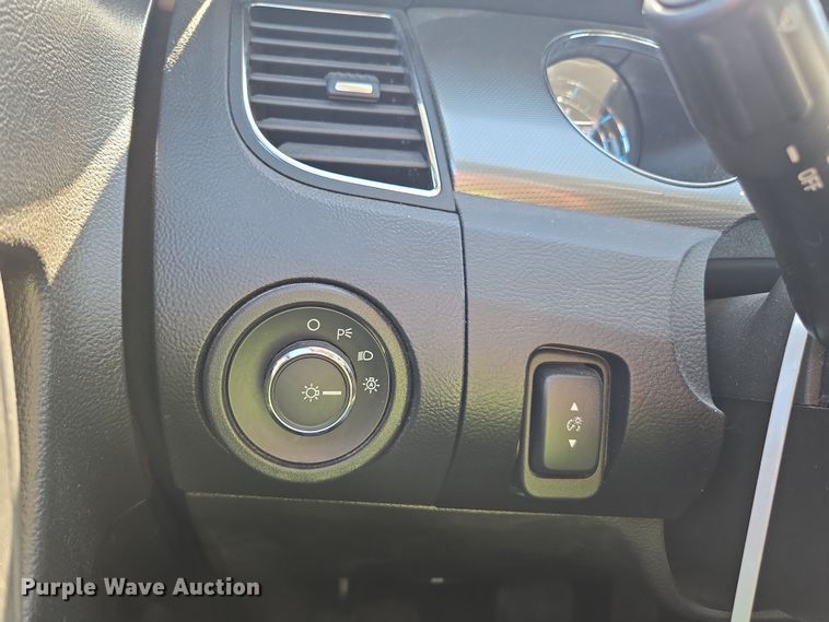 image for item YA0334 2012 Ford Taurus SEL 