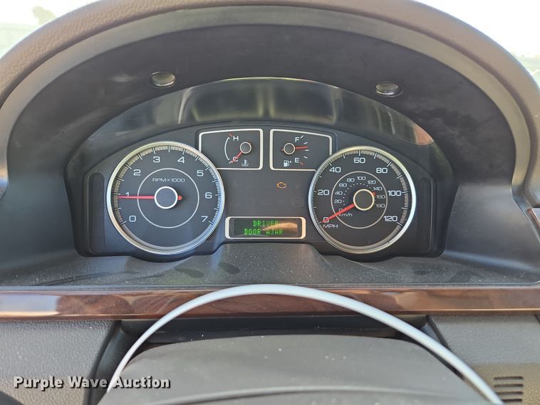 image for item YA0336 2009 Ford Taurus SEL 