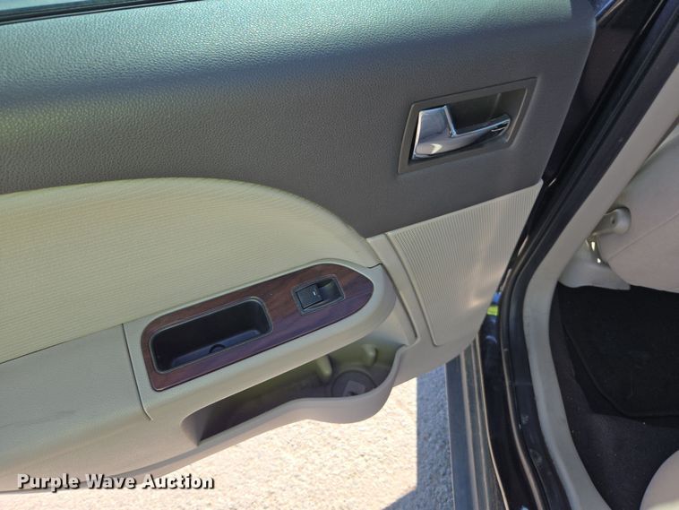 image for item YA0336 2009 Ford Taurus SEL 