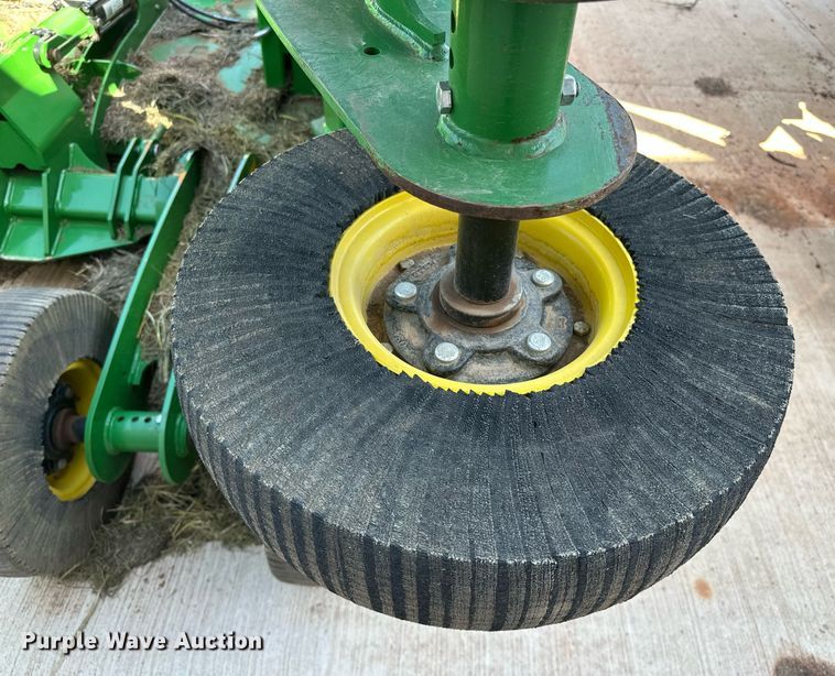 image for item DL1078 2022 John Deere FC15R batwing rotary mower