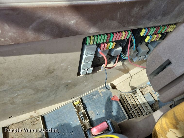 image for item DN3703 1999 John Deere  6210 MFWD tractor