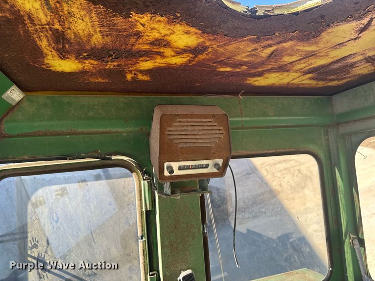 image for item DO0426 John Deere 4020 enclosed cab