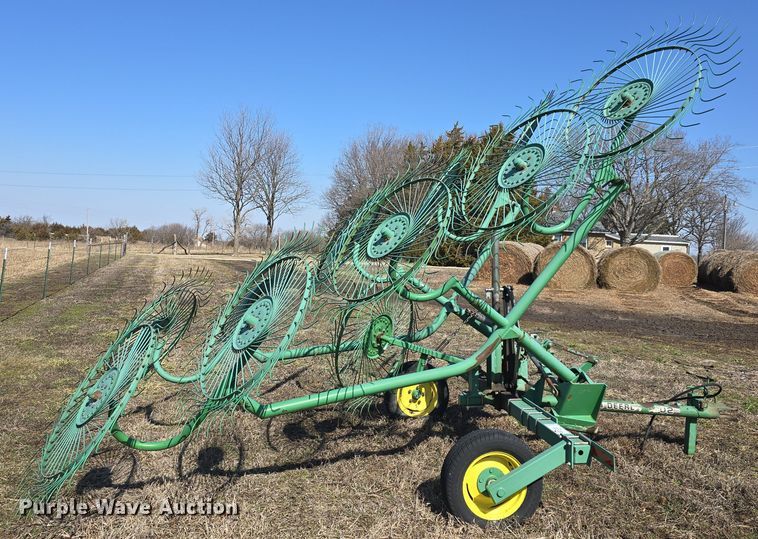 image for item DO7814 John Deere 702 hay rake