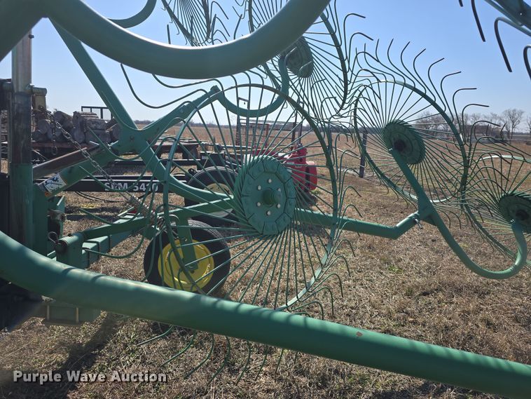 image for item DO7814 John Deere 702 hay rake