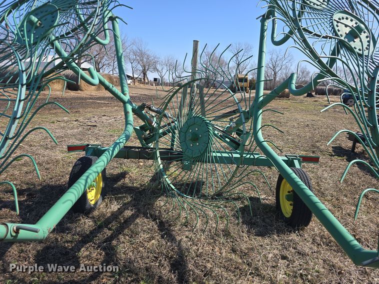 image for item DO7814 John Deere 702 hay rake