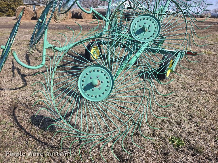 image for item DO7814 John Deere 702 hay rake
