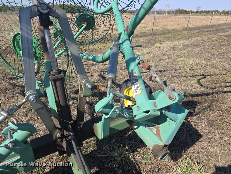 image for item DO7814 John Deere 702 hay rake