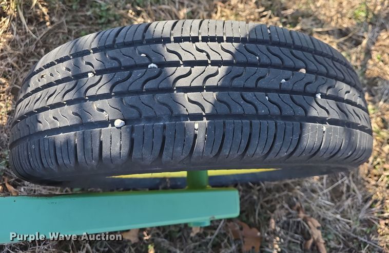 image for item DO7814 John Deere 702 hay rake