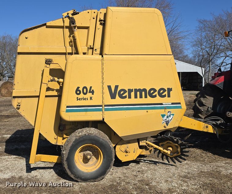 image for item DO7826 2006 Vermeer 604 Series K round baler