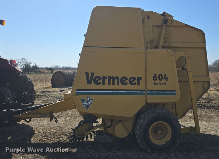 image for item DO7826 2006 Vermeer 604 Series K round baler