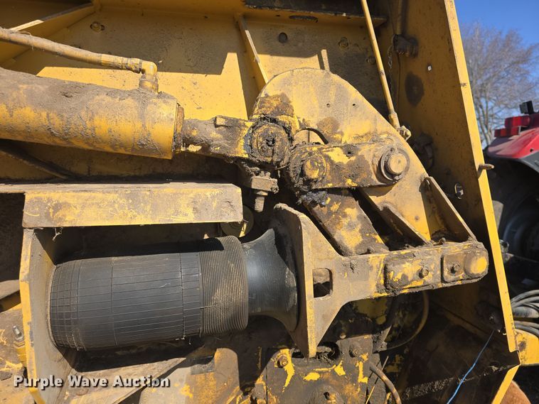 image for item DO7826 2006 Vermeer 604 Series K round baler