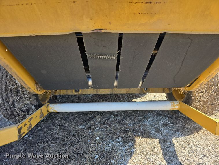 image for item DO7826 2006 Vermeer 604 Series K round baler