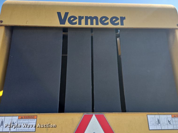 image for item DO7826 2006 Vermeer 604 Series K round baler