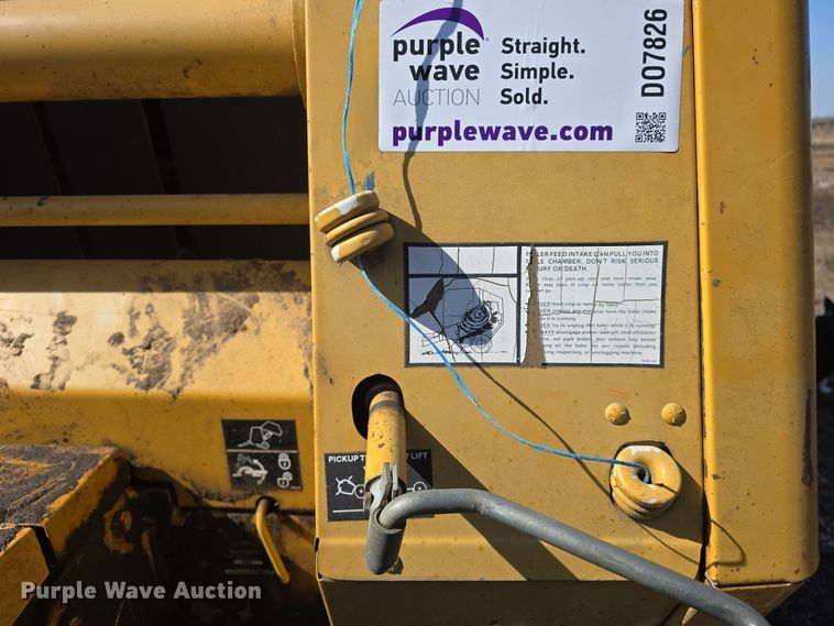 image for item DO7826 2006 Vermeer 604 Series K round baler