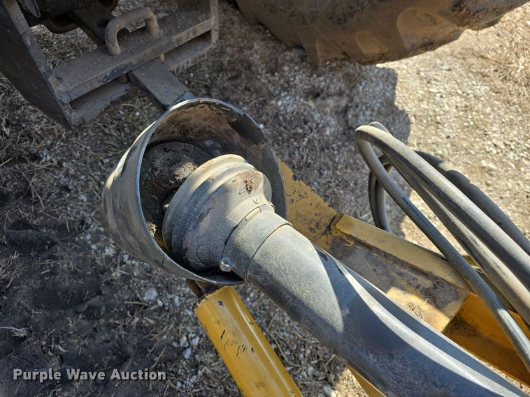 image for item DO7826 2006 Vermeer 604 Series K round baler