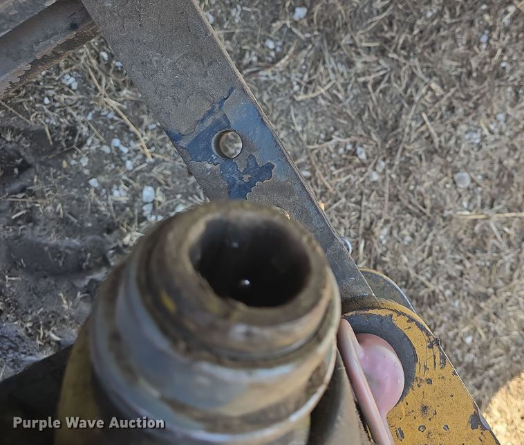 image for item DO7826 2006 Vermeer 604 Series K round baler