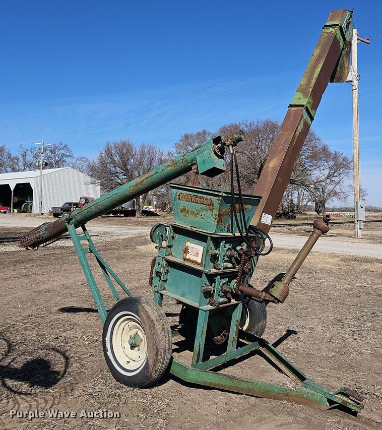 image for item DO7846 Henke Kwik Kracker feed grinder/mixer 