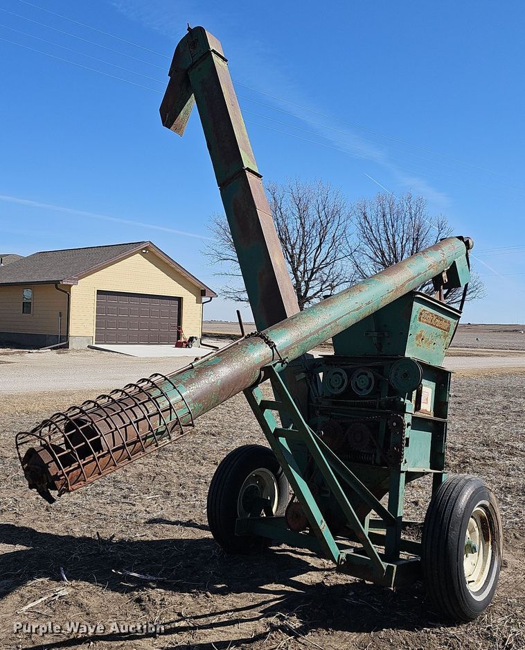 image for item DO7846 Henke Kwik Kracker feed grinder/mixer 