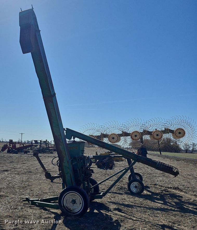 image for item DO7846 Henke Kwik Kracker feed grinder/mixer 