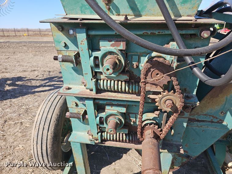 image for item DO7846 Henke Kwik Kracker feed grinder/mixer 