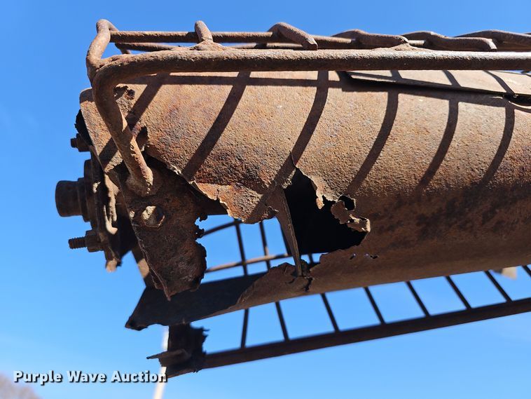 image for item DO7846 Henke Kwik Kracker feed grinder/mixer 