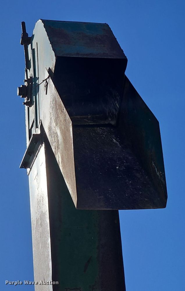 image for item DO7846 Henke Kwik Kracker feed grinder/mixer 