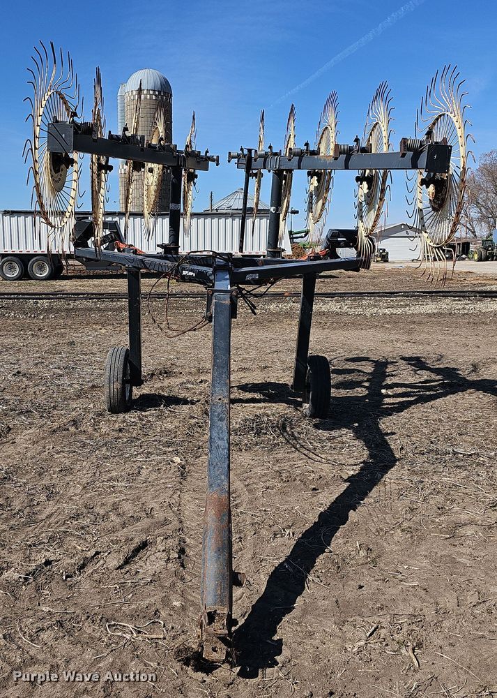 image for item DO7847 OMI hay rake