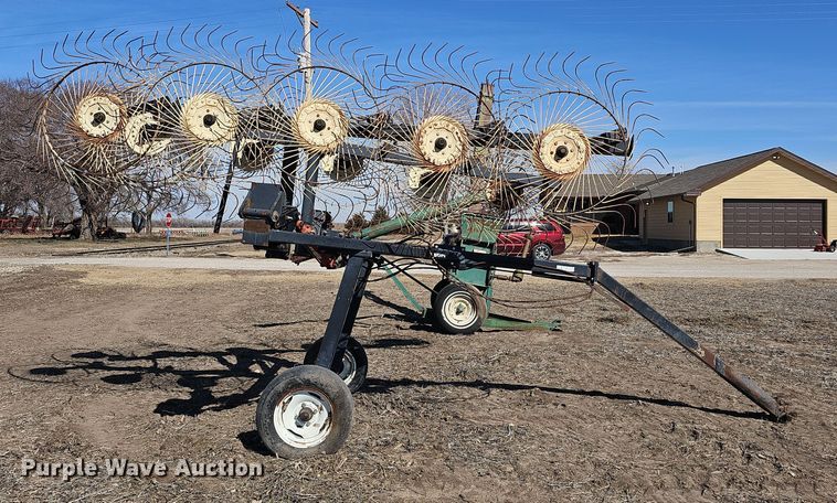 image for item DO7847 OMI hay rake