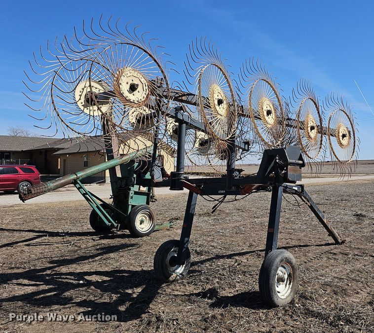 image for item DO7847 OMI hay rake