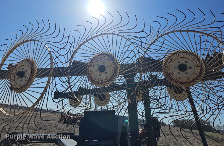 image for item DO7847 OMI hay rake