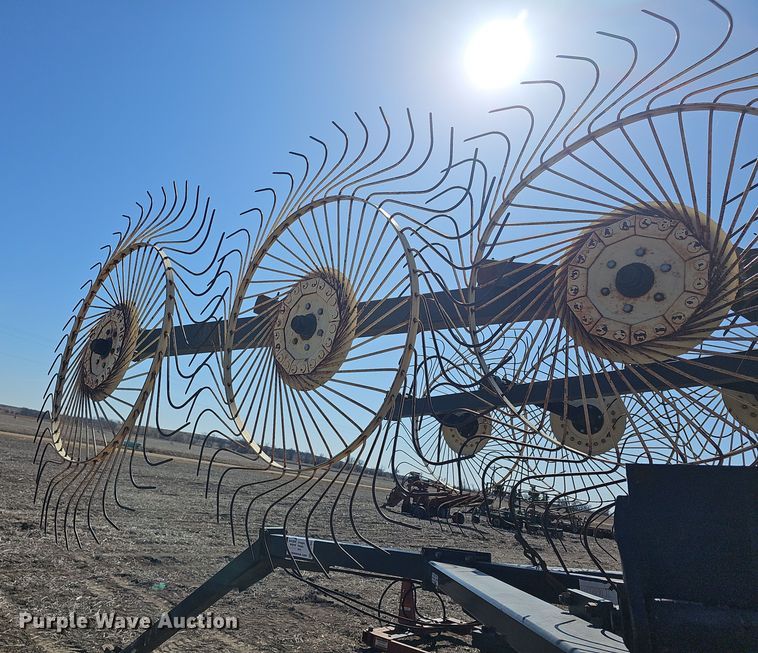 image for item DO7847 OMI hay rake