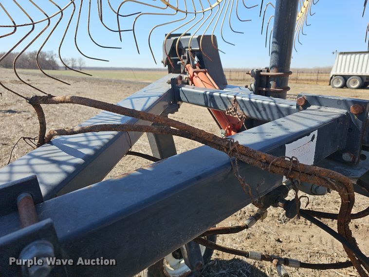 image for item DO7847 OMI hay rake