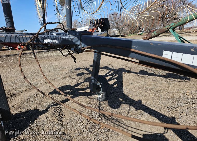 image for item DO7847 OMI hay rake